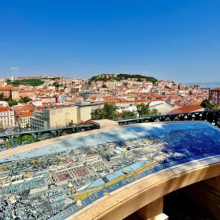 Mouros Center * Lisboa